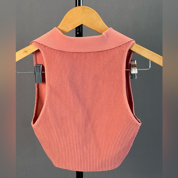 Tangerine Cropped. Collar. V Neck. - Picture 2 of 2